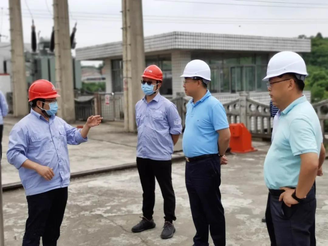 岳池县委、县政府主要领导赴富流滩发电厂督导防汛工作2 岳池县委、县政府主要领导赴富流滩发电厂督导防汛工作2