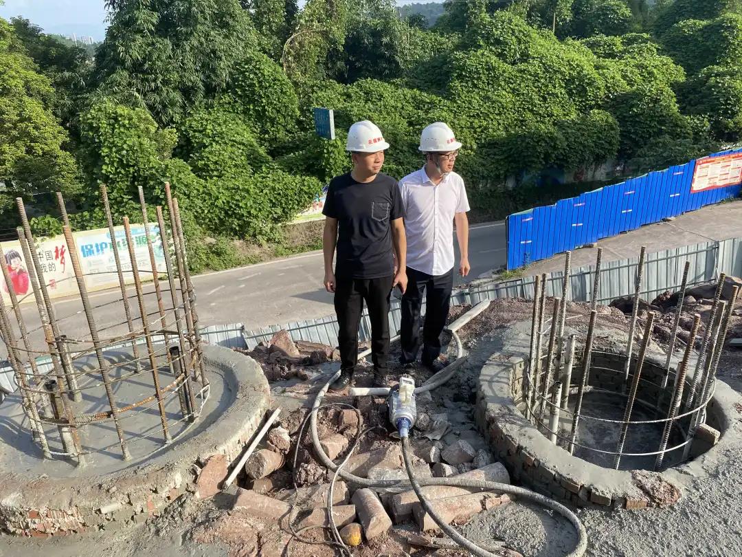 战高温 斗酷暑花园水厂进厂道路扩宽工程最新进展来啦!1 战高温 斗酷暑花园水厂进厂道路扩宽工程最新进展来啦!1